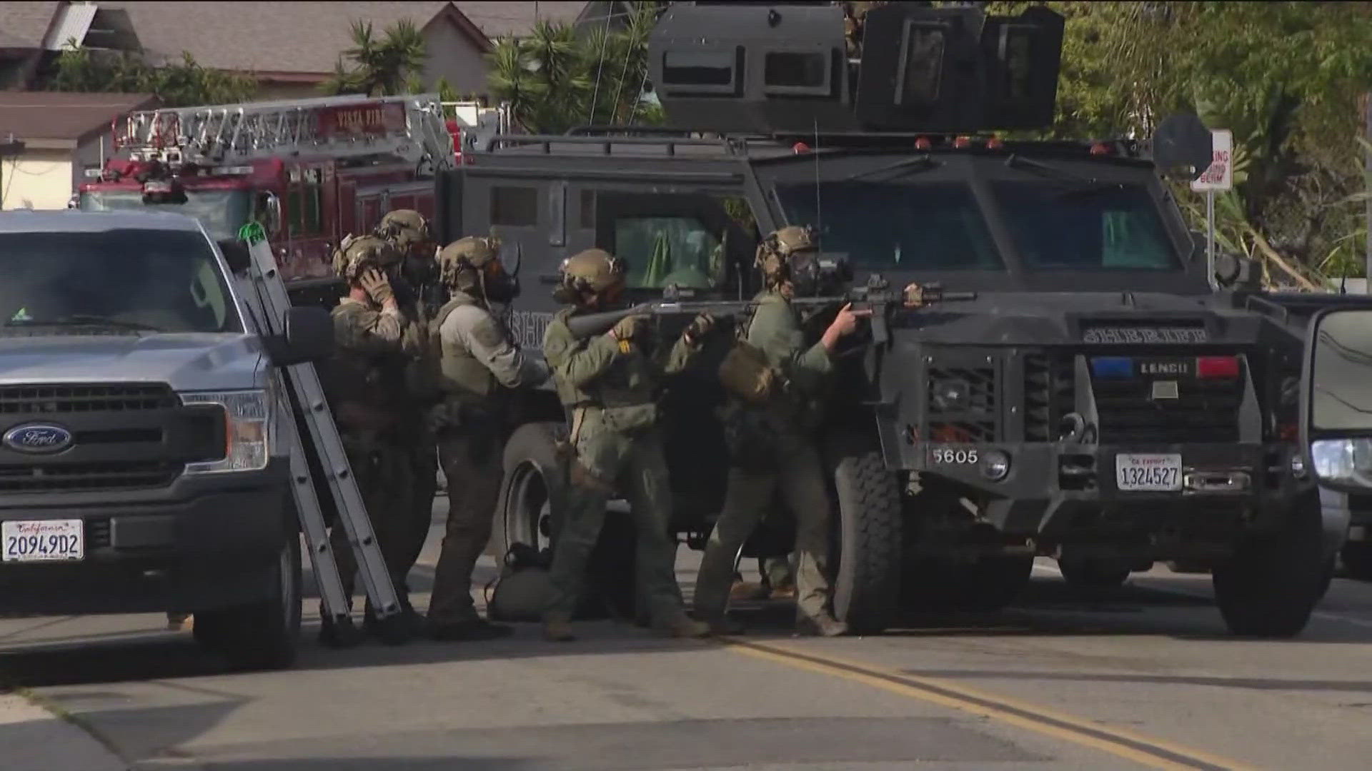 Woman dead, man detained following SWAT standoff in Vista | cbs8.com