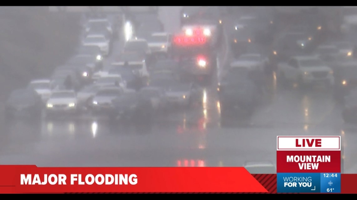 Mysterious gas smell triggers neighborhood lockdown