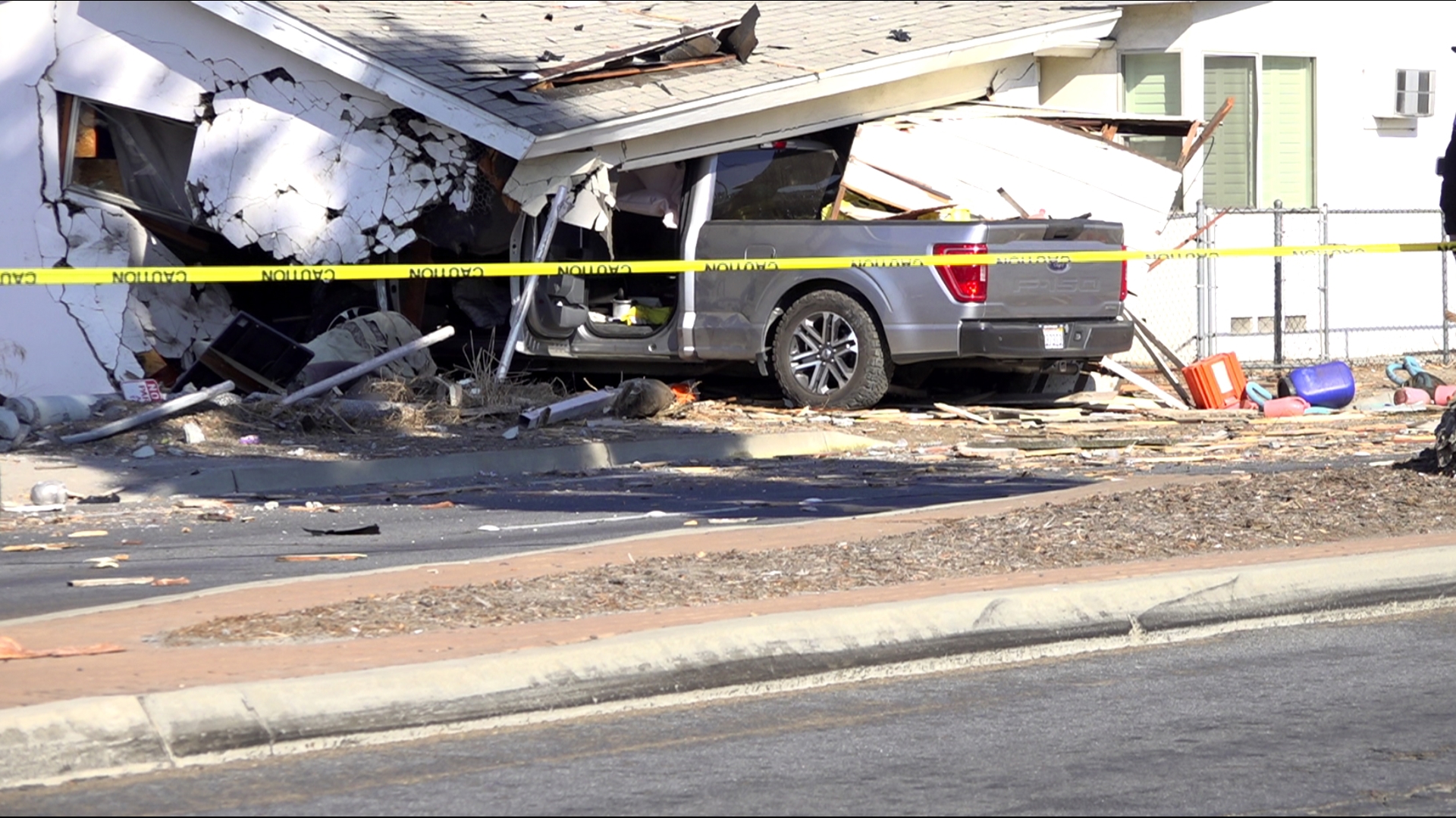 Pickup crashes into El Cajon house, driver hospitalized | cbs8.com