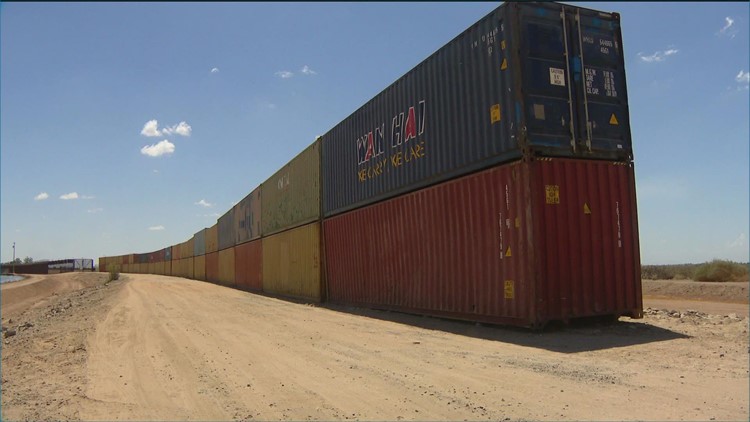 US government tells Arizona to remove border containers