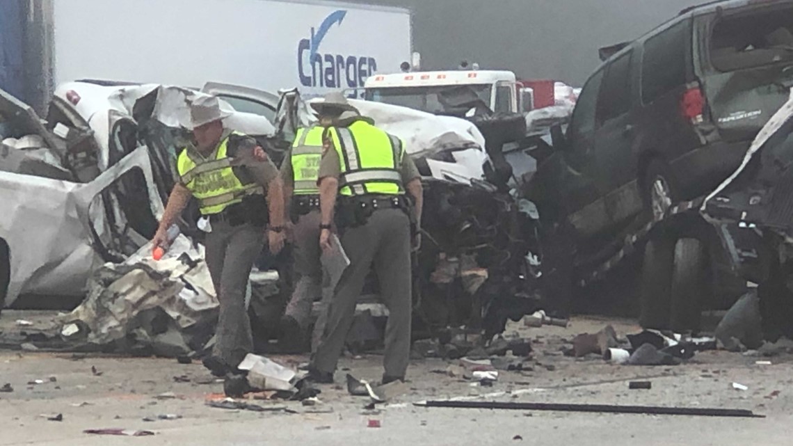 Fatal wreck shuts down WB Interstate 10 in Vidor