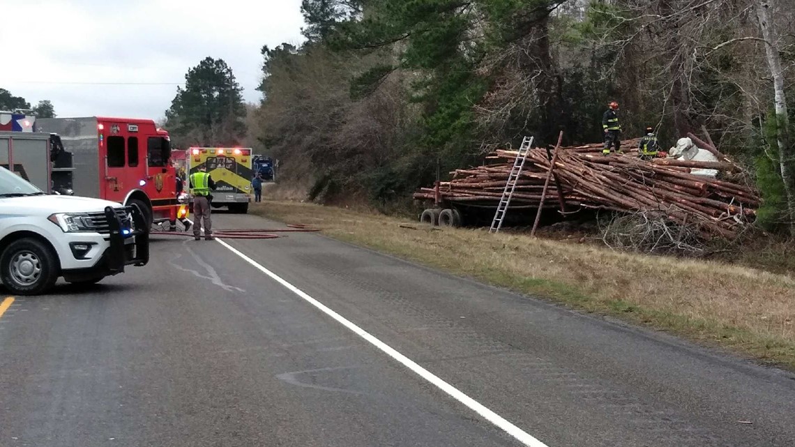 Logging truck driver killed in wreck on Texas 62 in Orange County