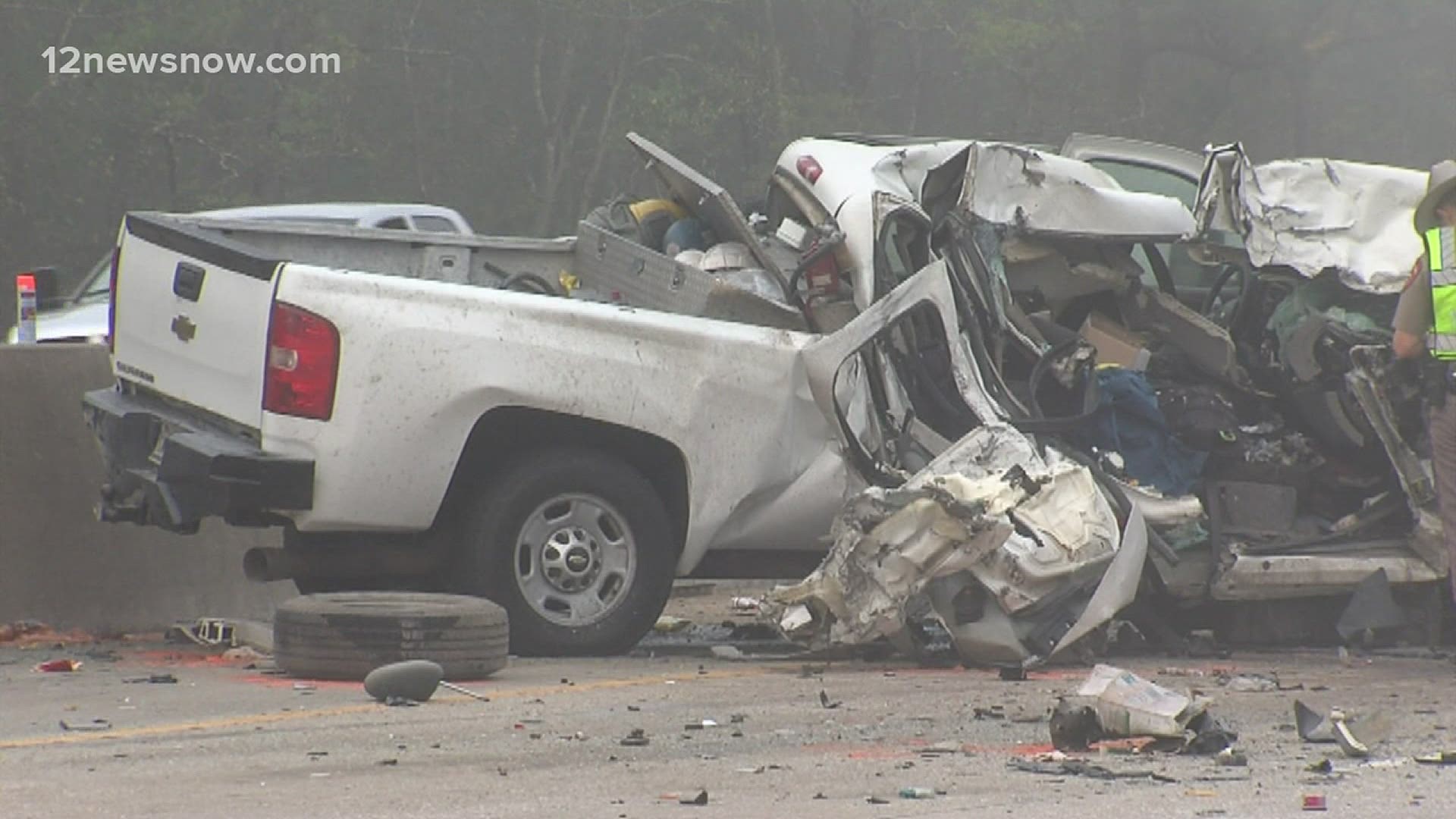 Fatal wreck shuts down WB Interstate 10 in Vidor
