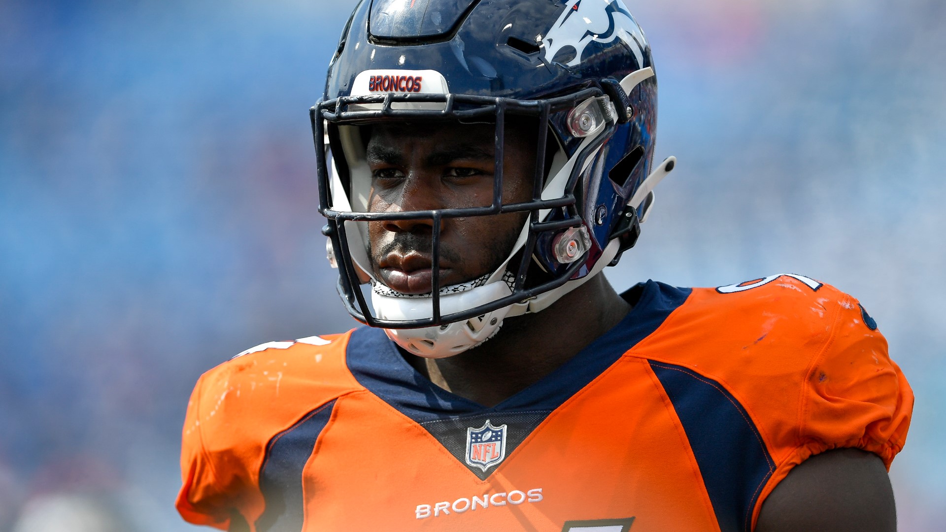 Denver Broncos Linebacker Sues NFL Over Knee injury Cbs8