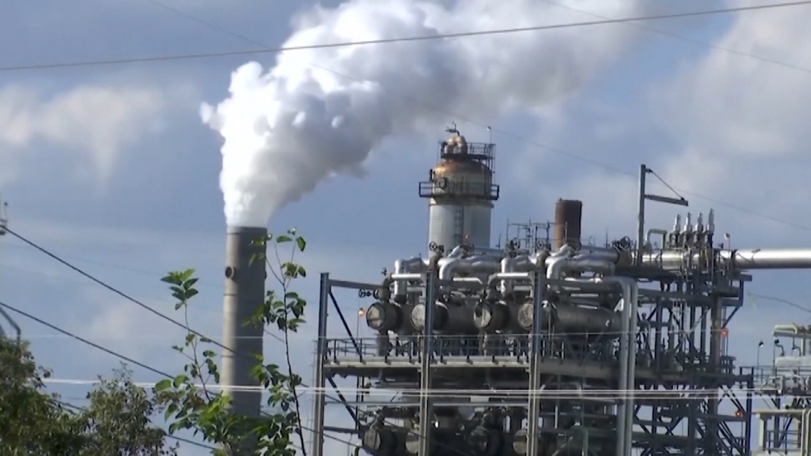 California lawmakers clash over solutions as gas prices remain highest in the nation