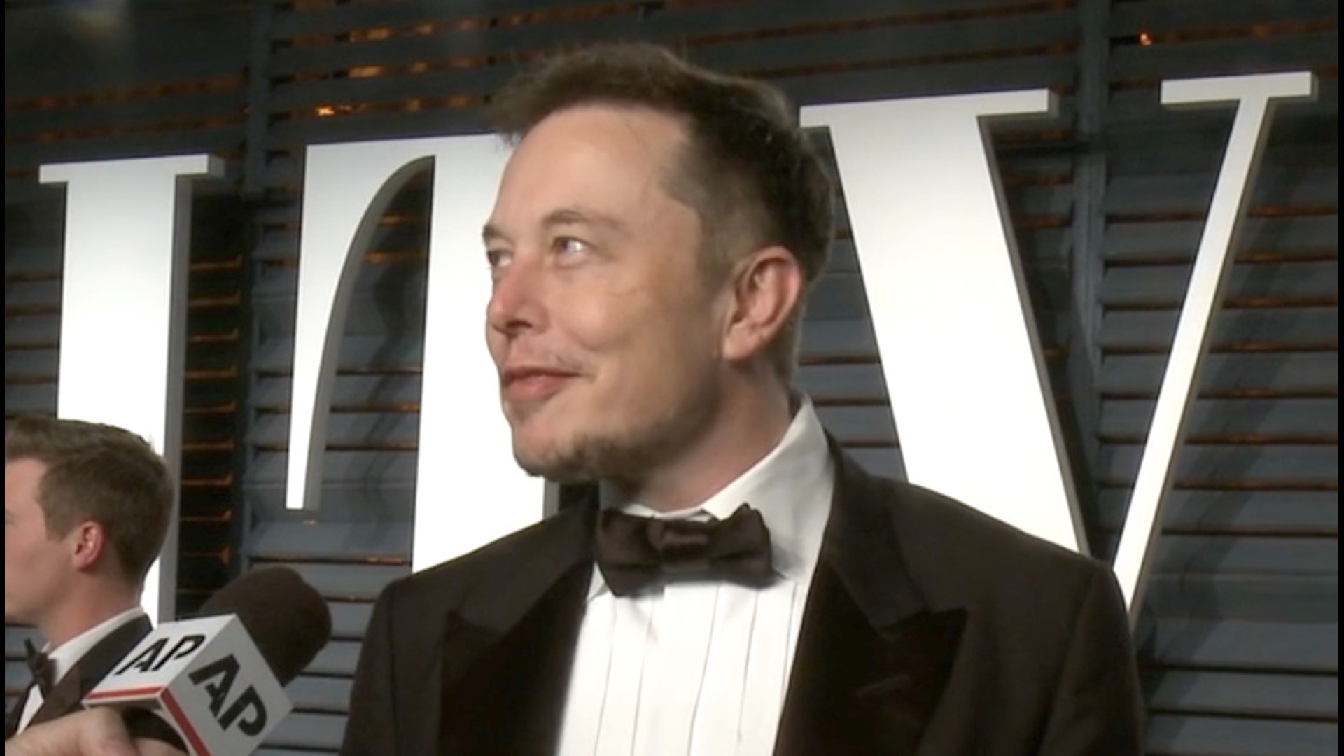 Elon Musk Call Elizabeth Warren Senator Karen After Being Called Out For Not Paying Taxes Cbs8 Com