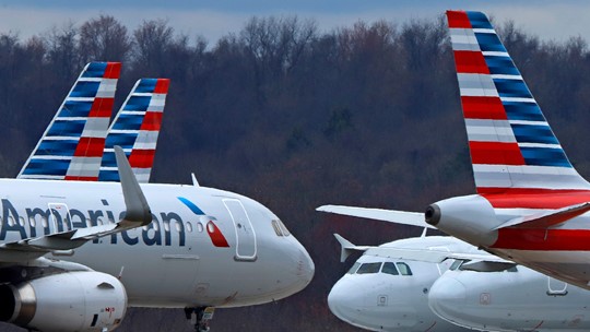 flight-attendants-sue-american-airlines-cbs8