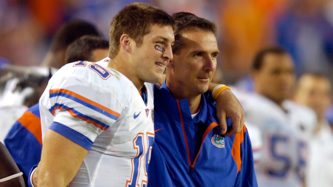 Reunited: Tebow signs with Jags, rejoins Meyer as tight end 2 Reunited: Tebow signs with Jags, rejoins Meyer as tight end