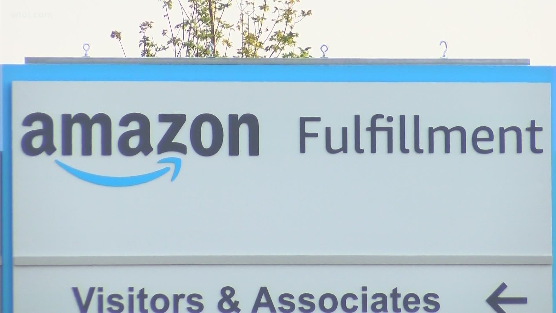 Amazon fulfillment center in Rossford officially opens