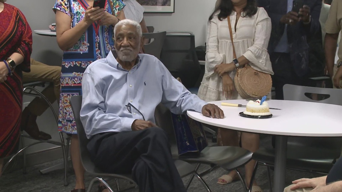 90yearold New Orleans man celebrates 50 years at the same job