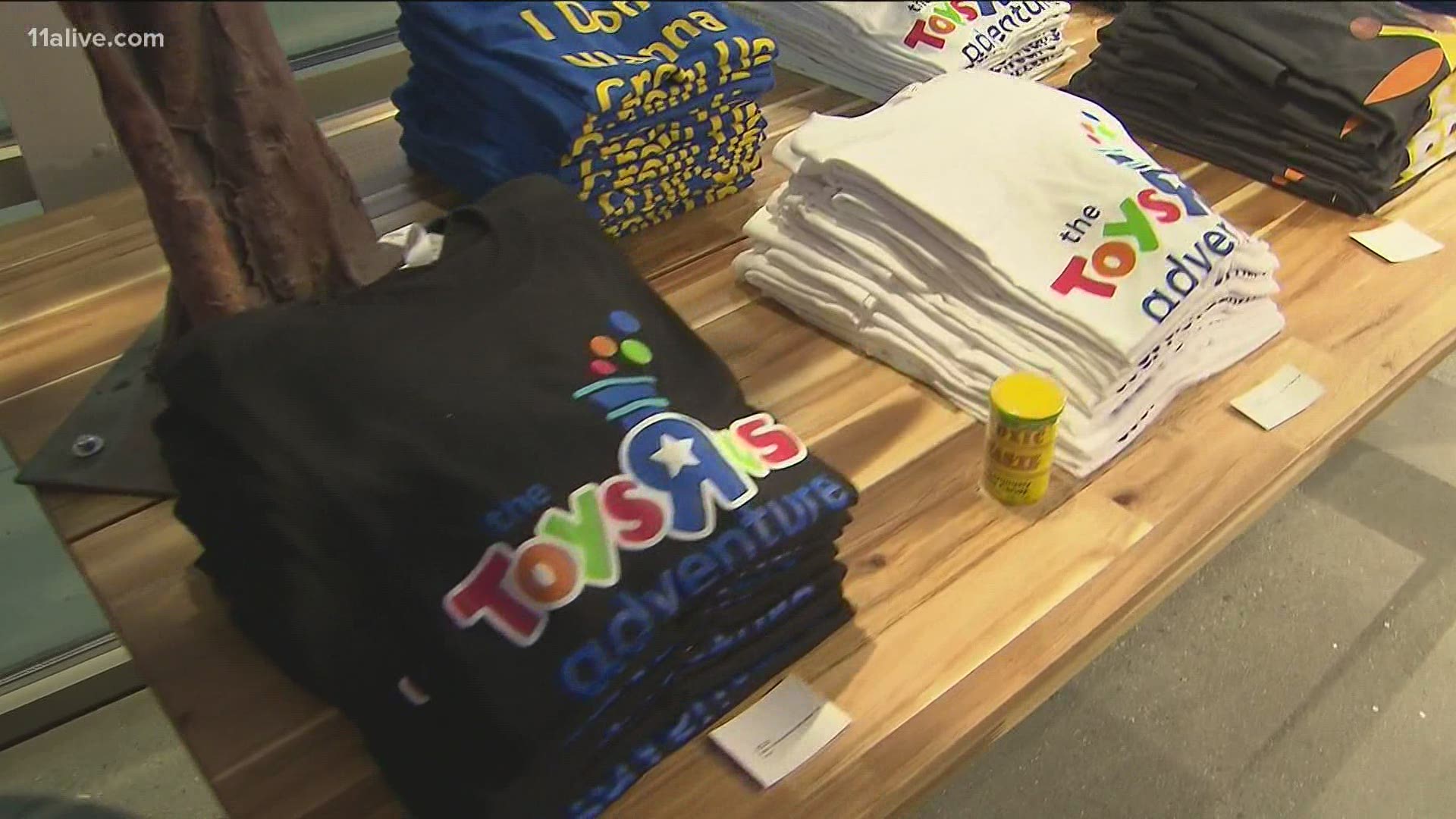 Toys 'R' Us closes last two US stores as comeback falters